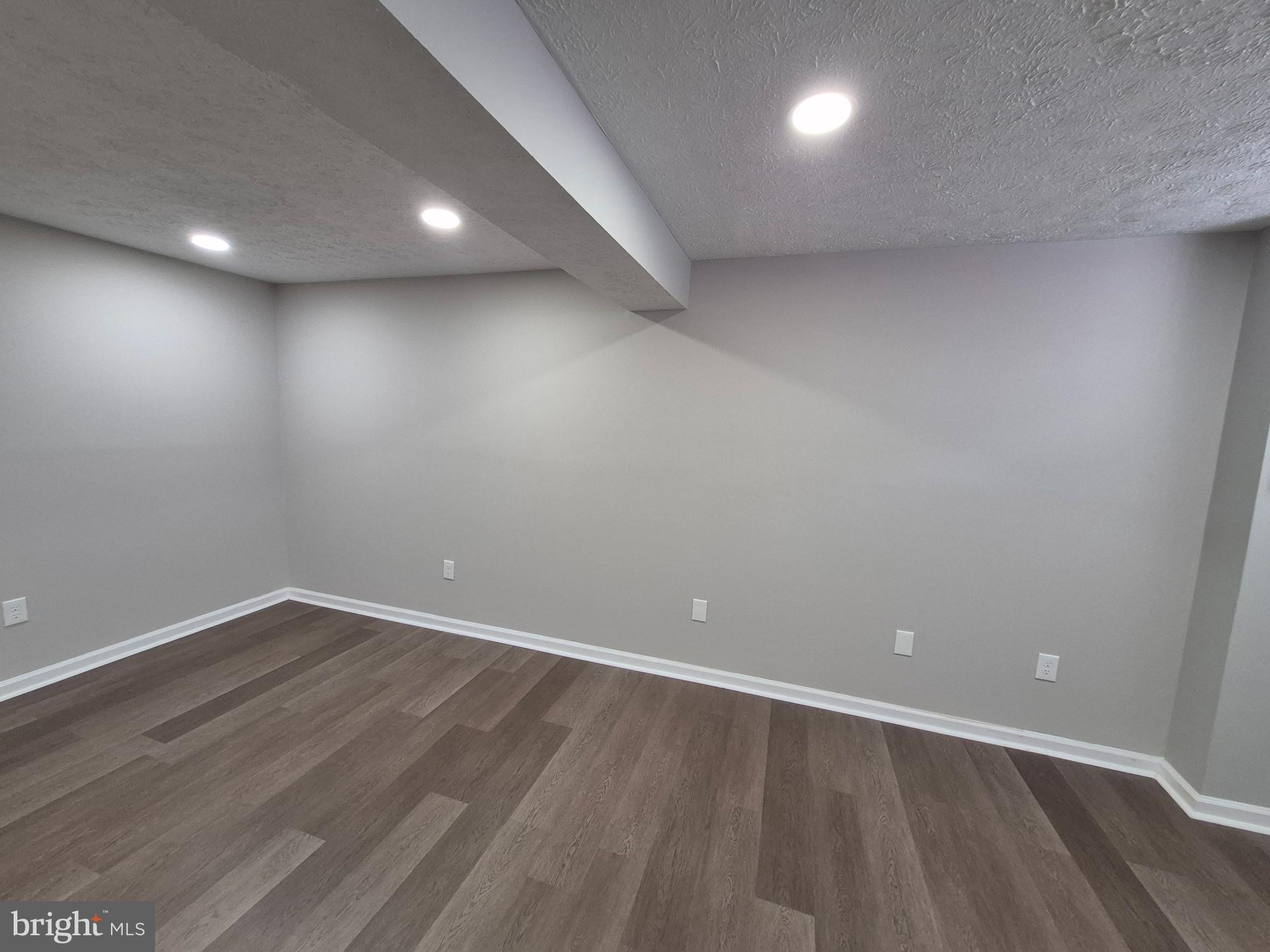 GUNNERS LAKE VILLAGE - Residential