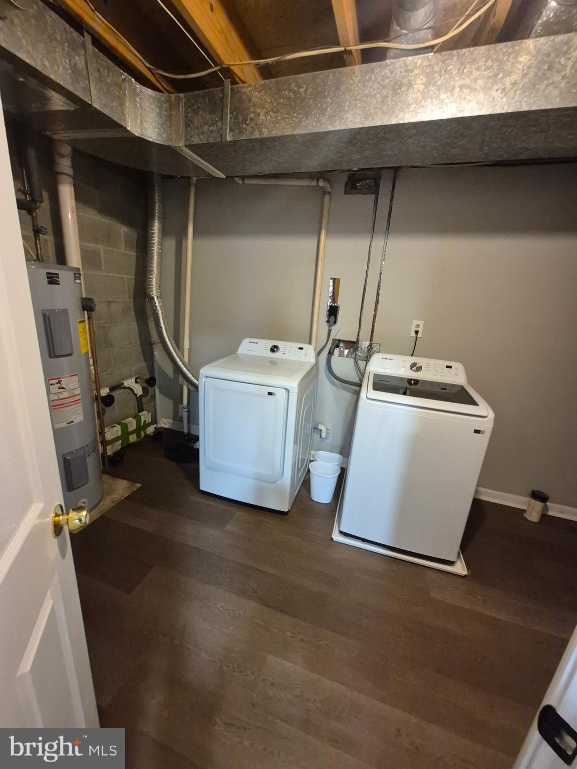 GUNNERS LAKE VILLAGE - Residential