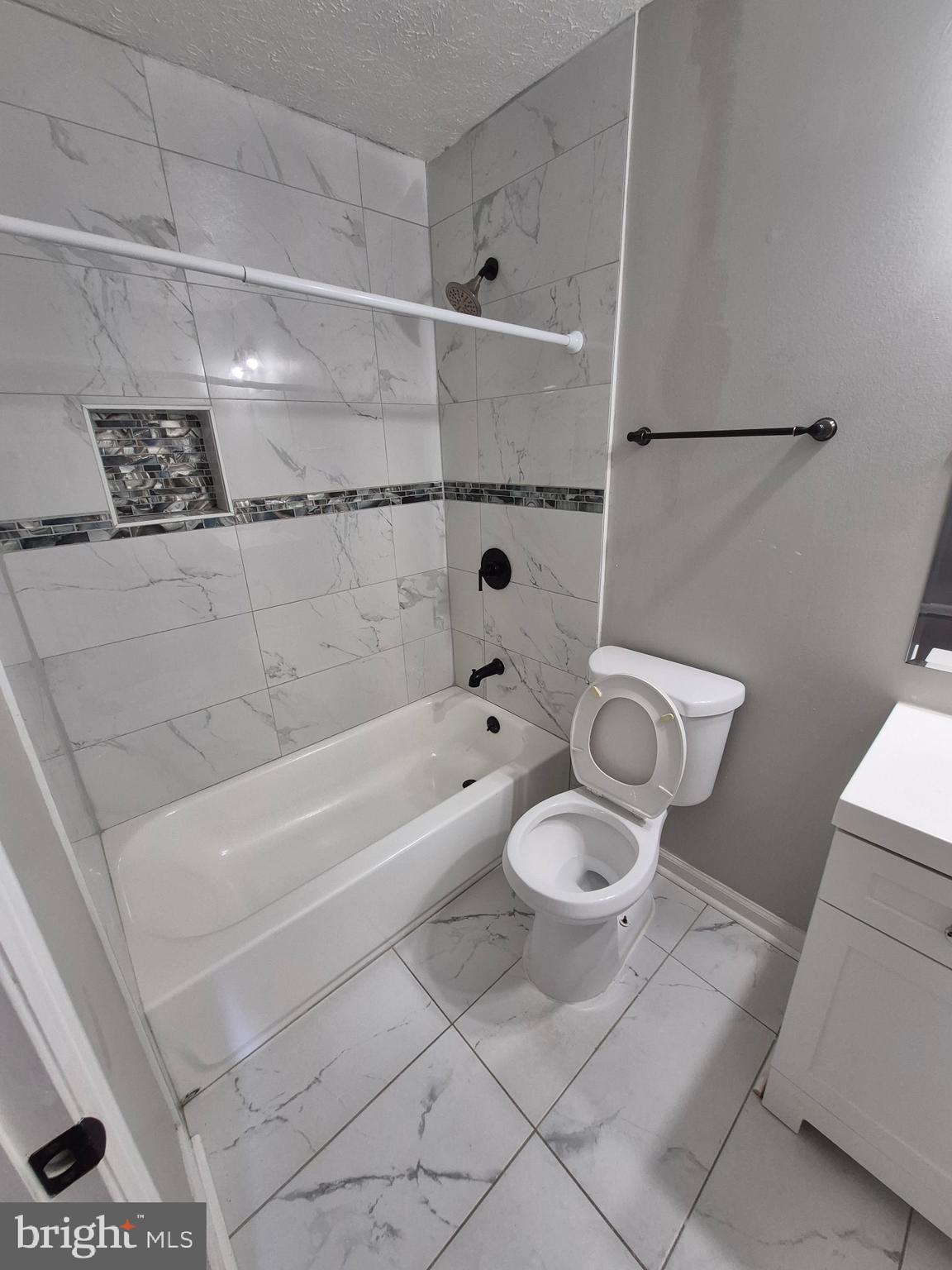 GUNNERS LAKE VILLAGE - Residential