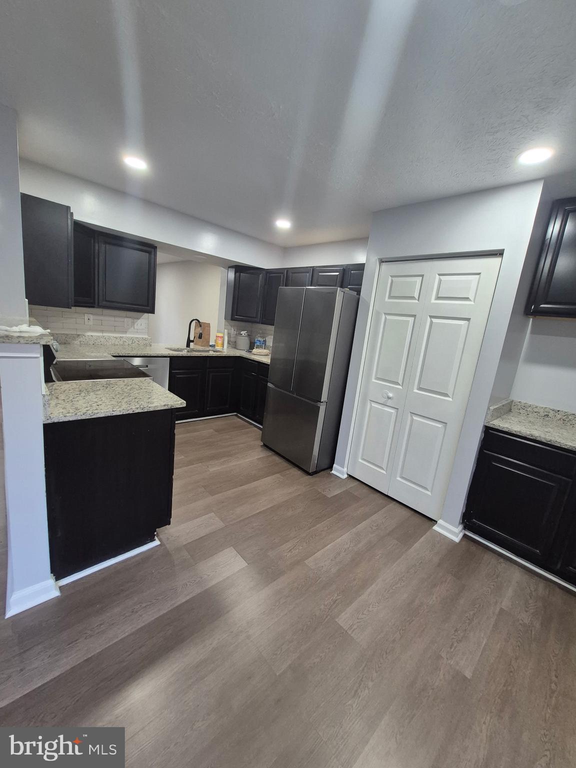 GUNNERS LAKE VILLAGE - Residential