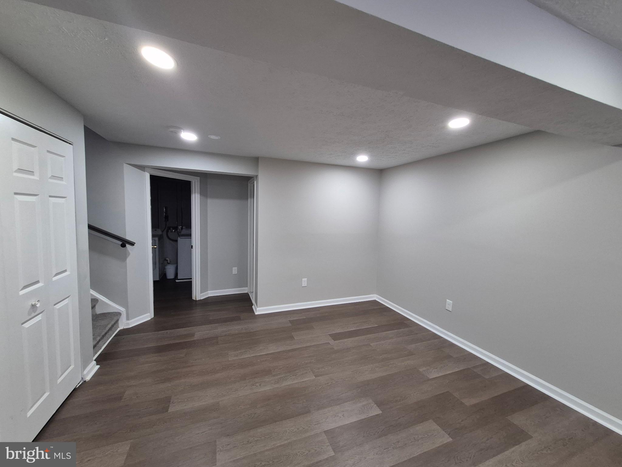 GUNNERS LAKE VILLAGE - Residential