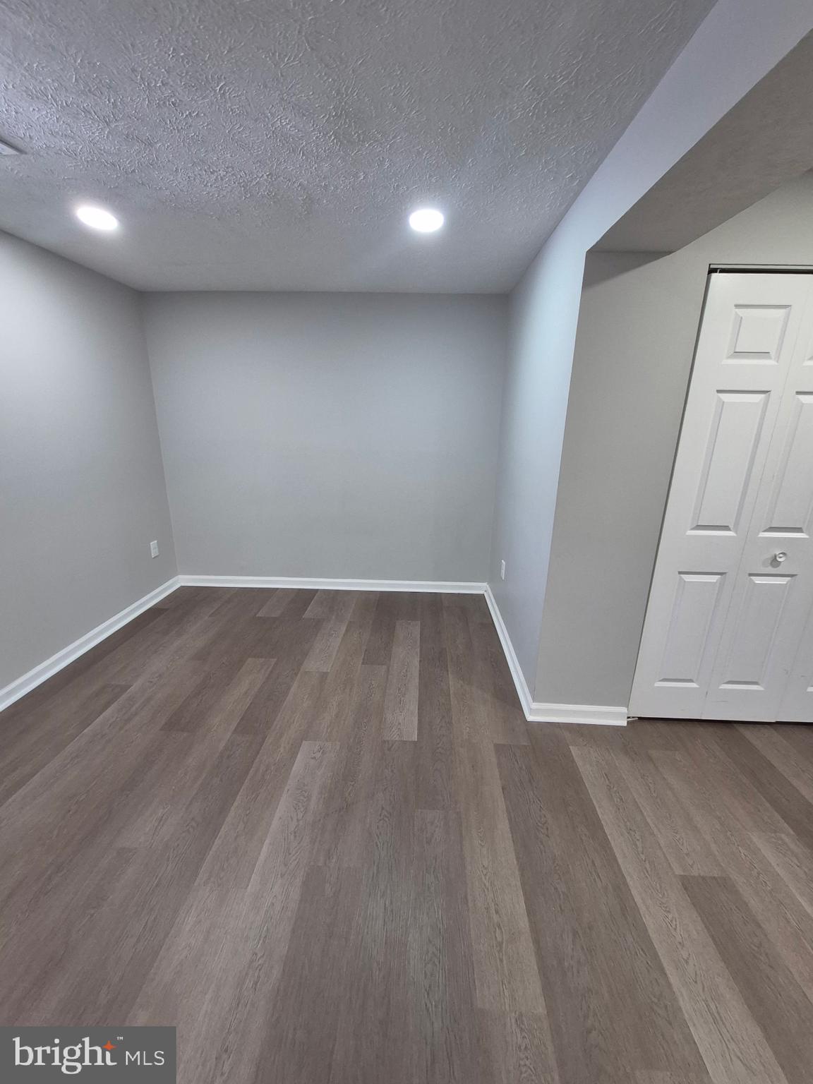 GUNNERS LAKE VILLAGE - Residential