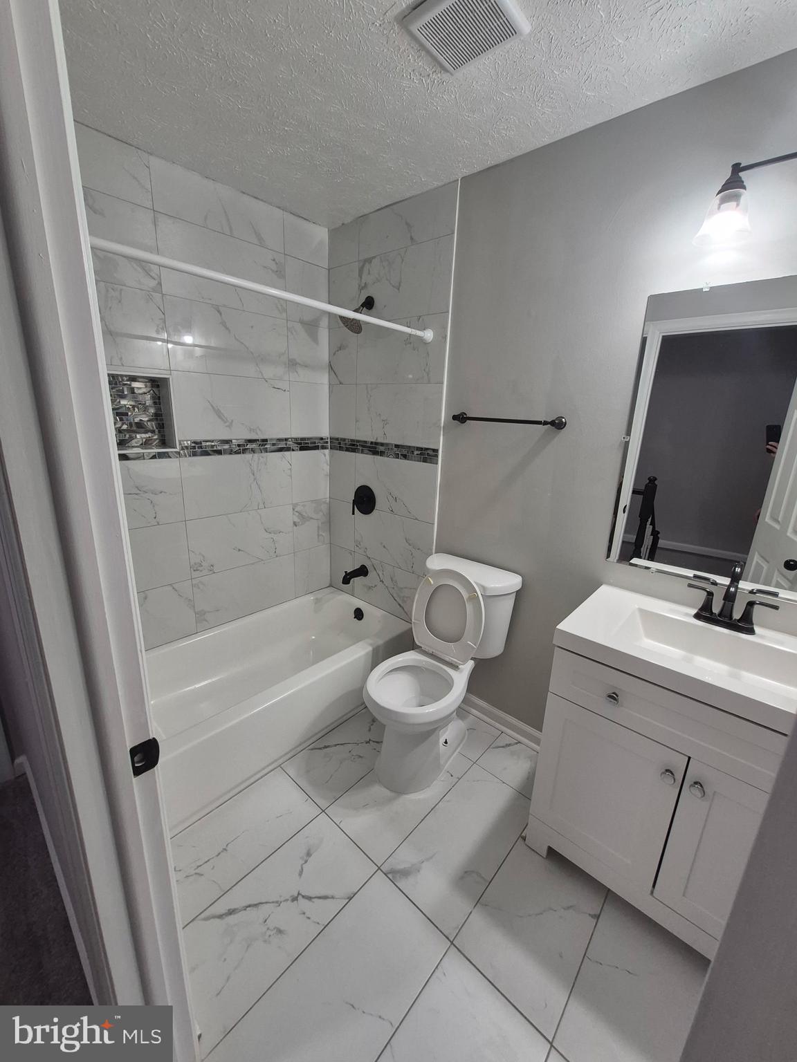 GUNNERS LAKE VILLAGE - Residential