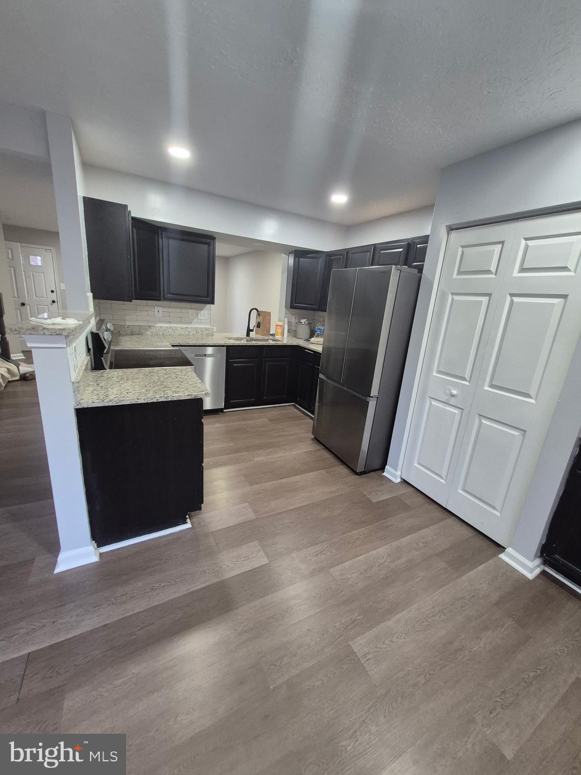 GUNNERS LAKE VILLAGE - Residential