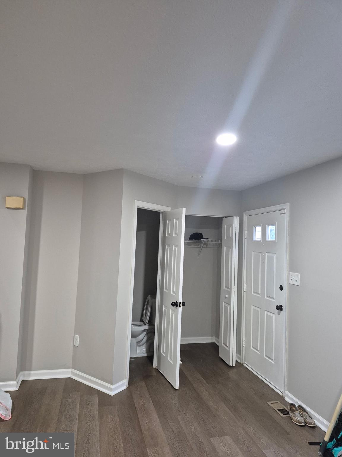 GUNNERS LAKE VILLAGE - Residential