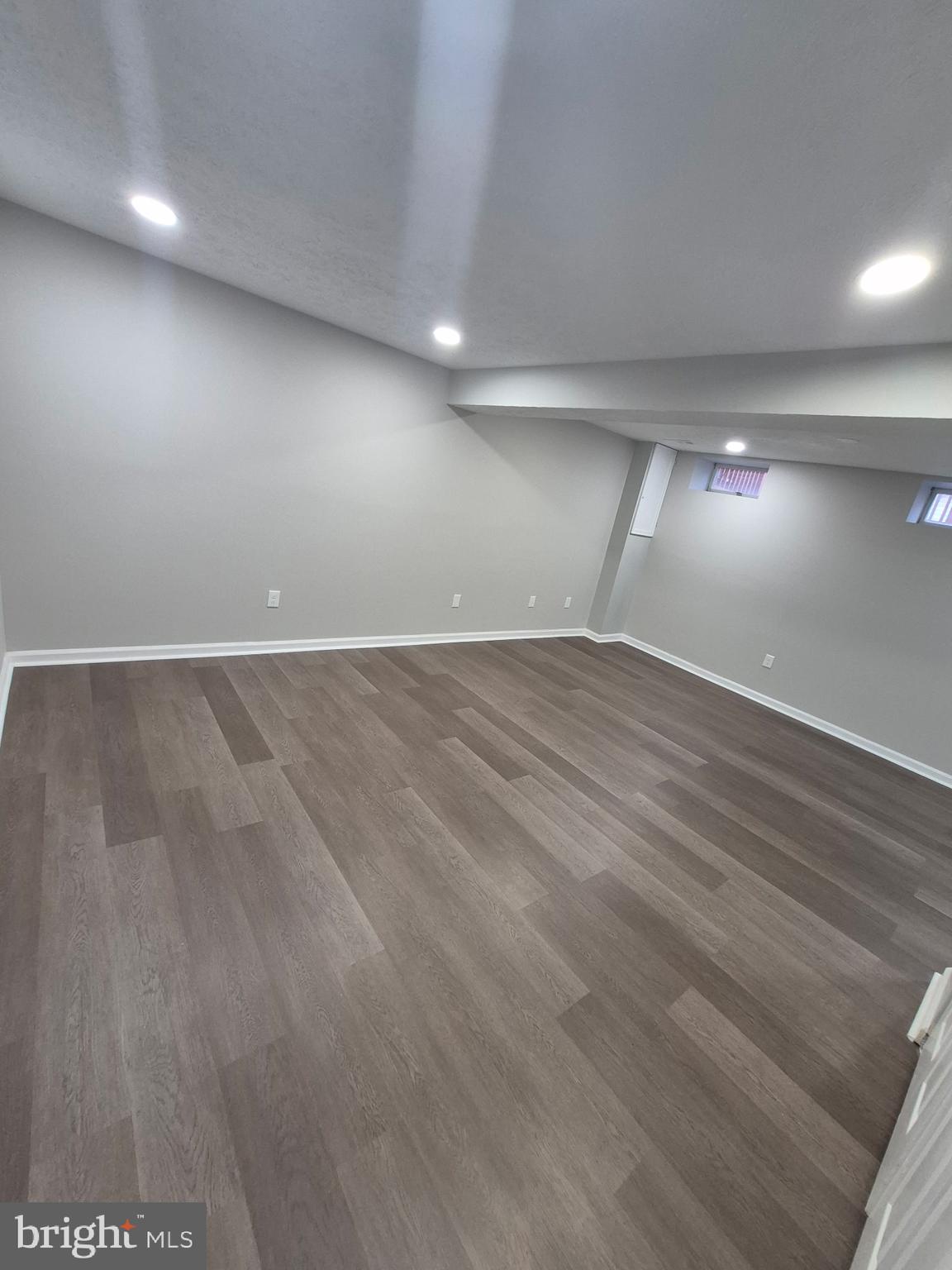 GUNNERS LAKE VILLAGE - Residential