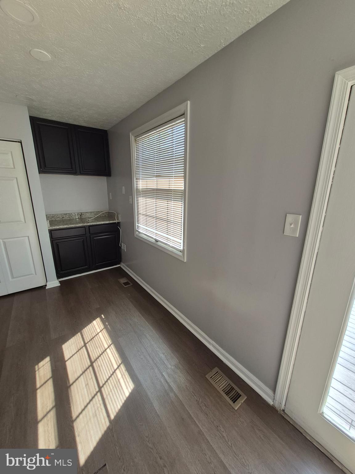 GUNNERS LAKE VILLAGE - Residential