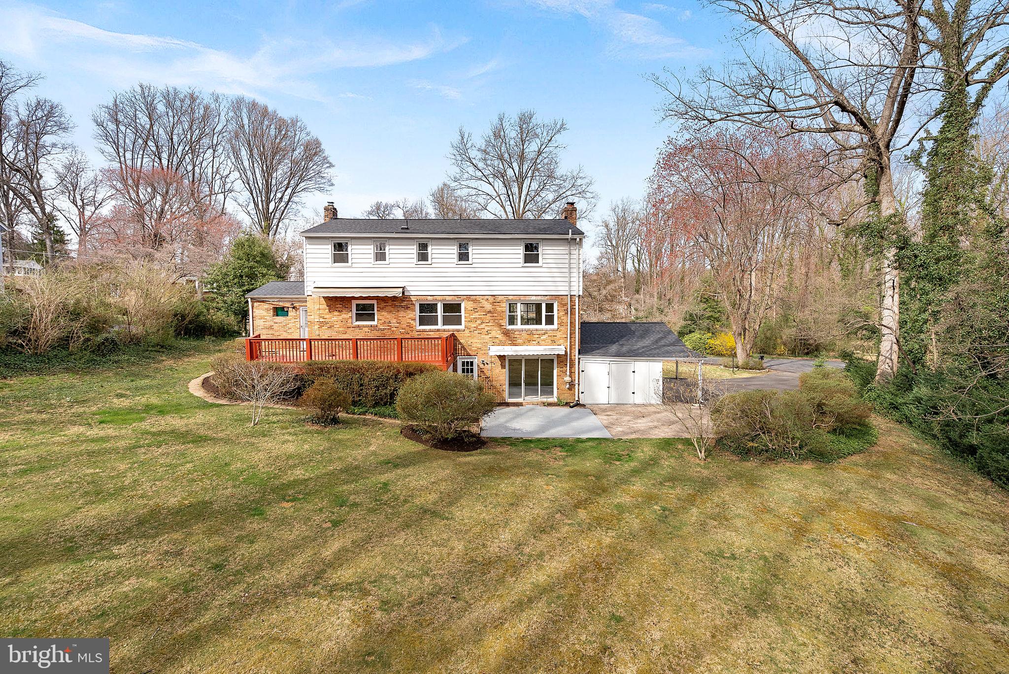 RIDGE MANOR - Residential