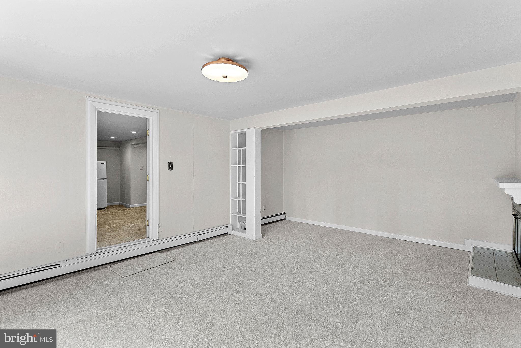 RIDGE MANOR - Residential