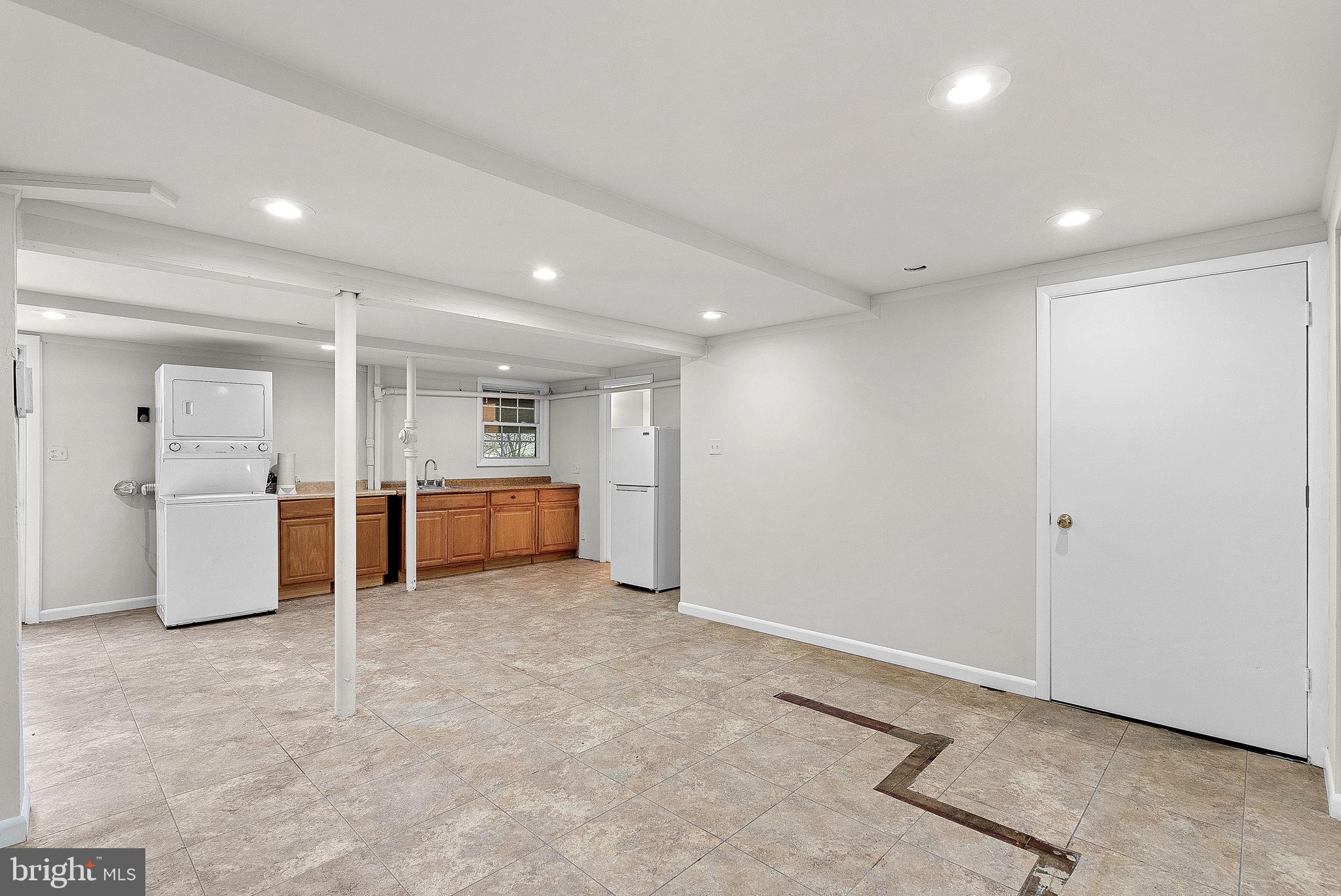 RIDGE MANOR - Residential