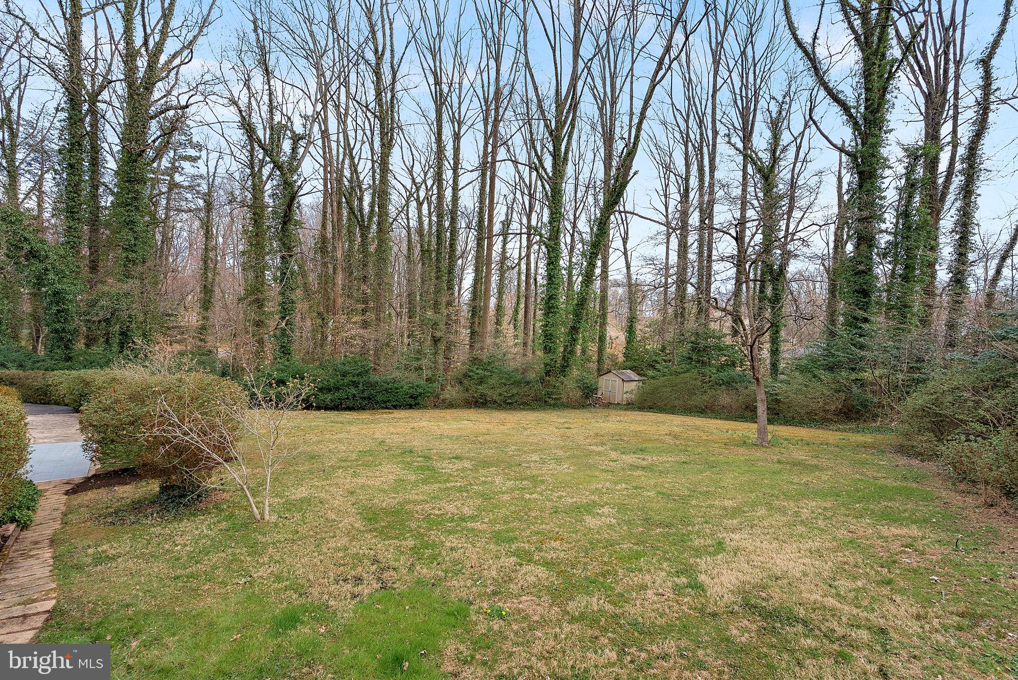 RIDGE MANOR - Residential