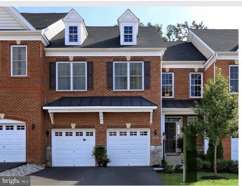 Photo of 42936 Courtland Chase Square, ASHBURN, VA 20148 (MLS # VALO2130474)