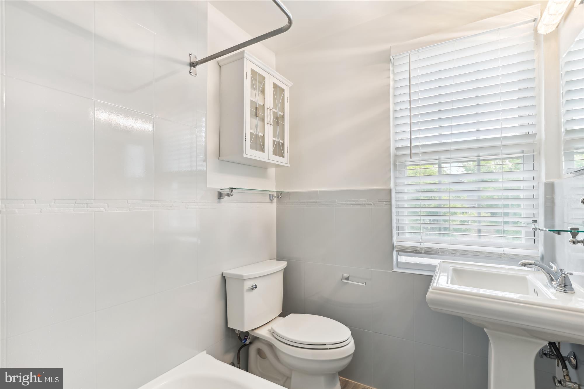 AUBURN VILLAGE - Residential Lease