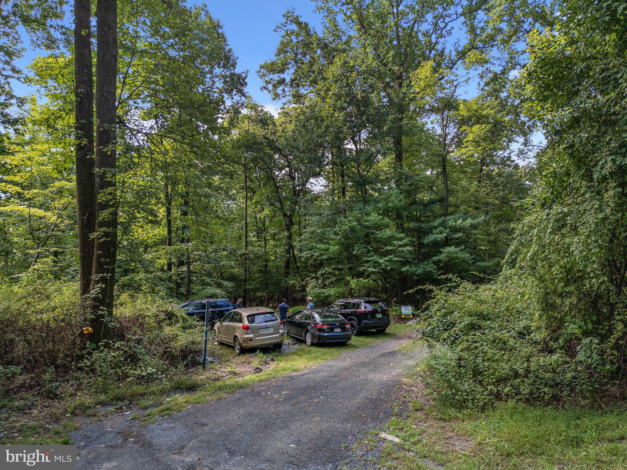 10 ASHER LANE