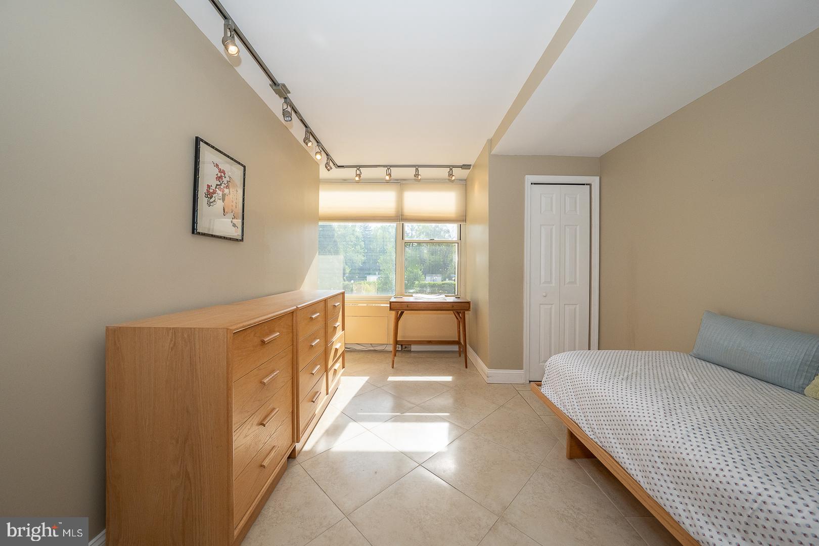 SUTTON TERRACE - Residential