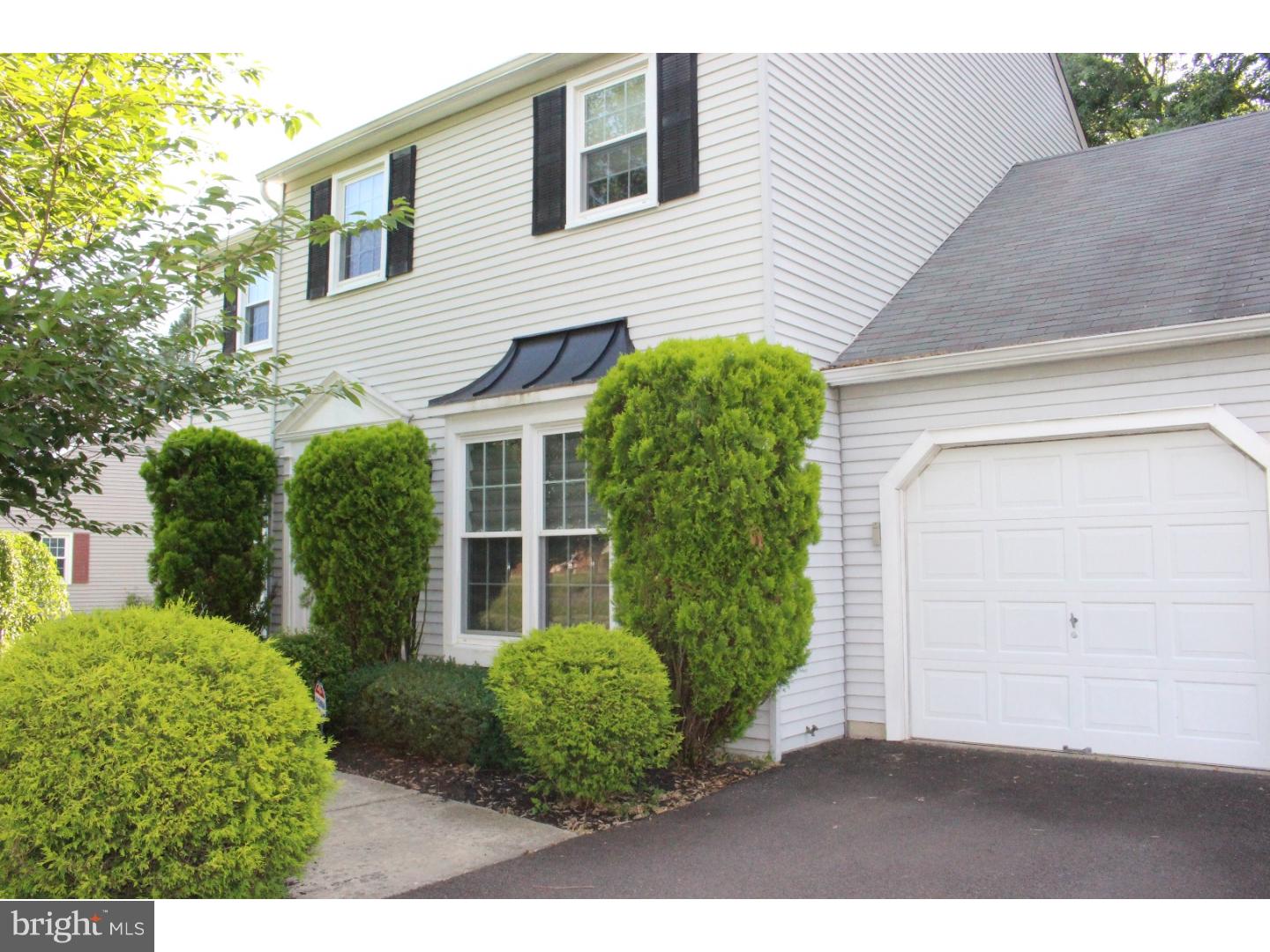 HAMPTON ESTS - Residential