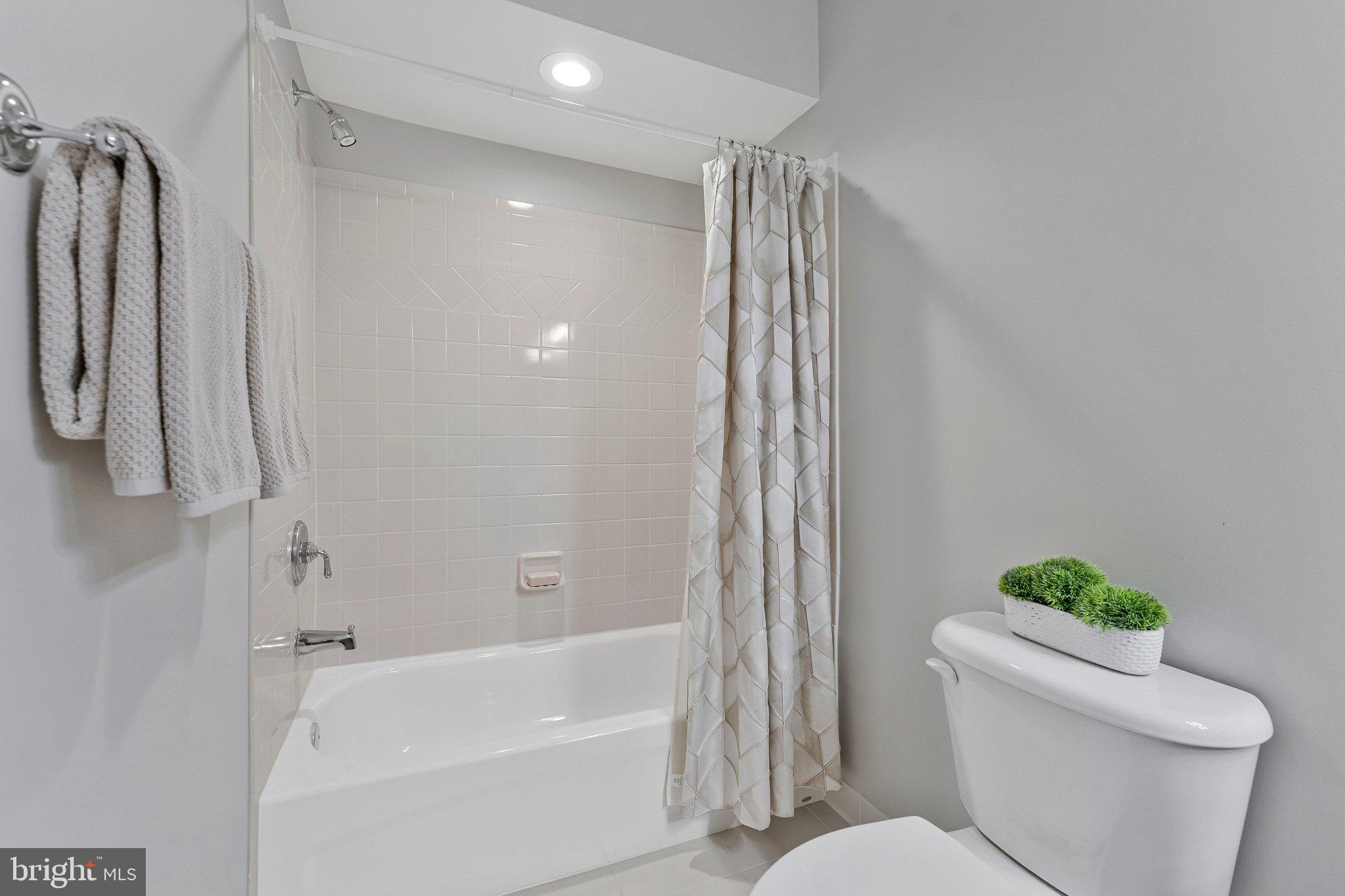 BRIARWOOD TRACE - Residential