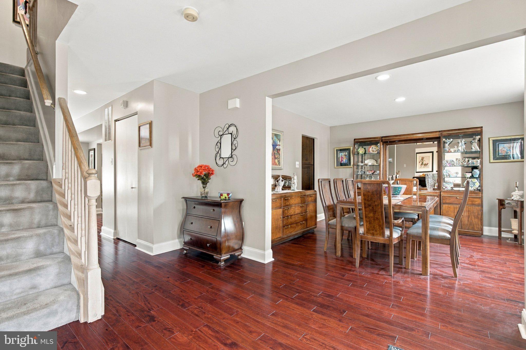 17 STRAWHILL COURT
