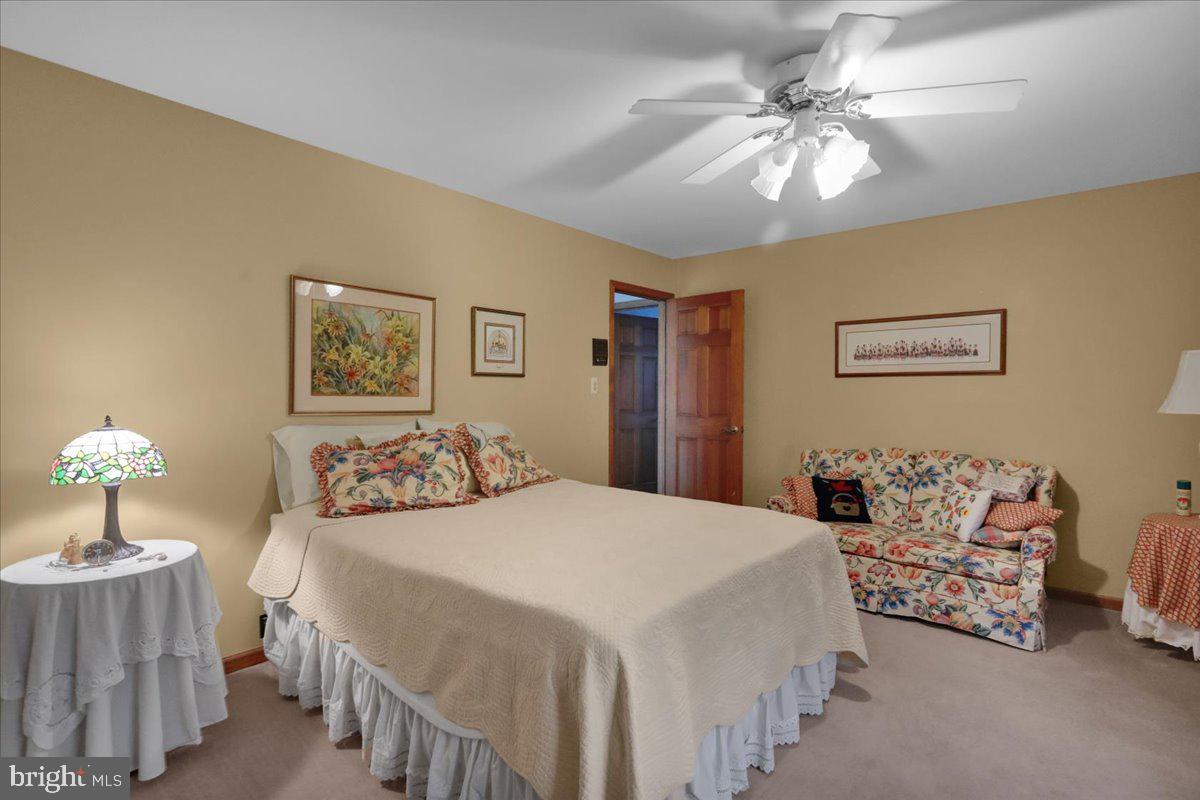 THE OAKS - Residential