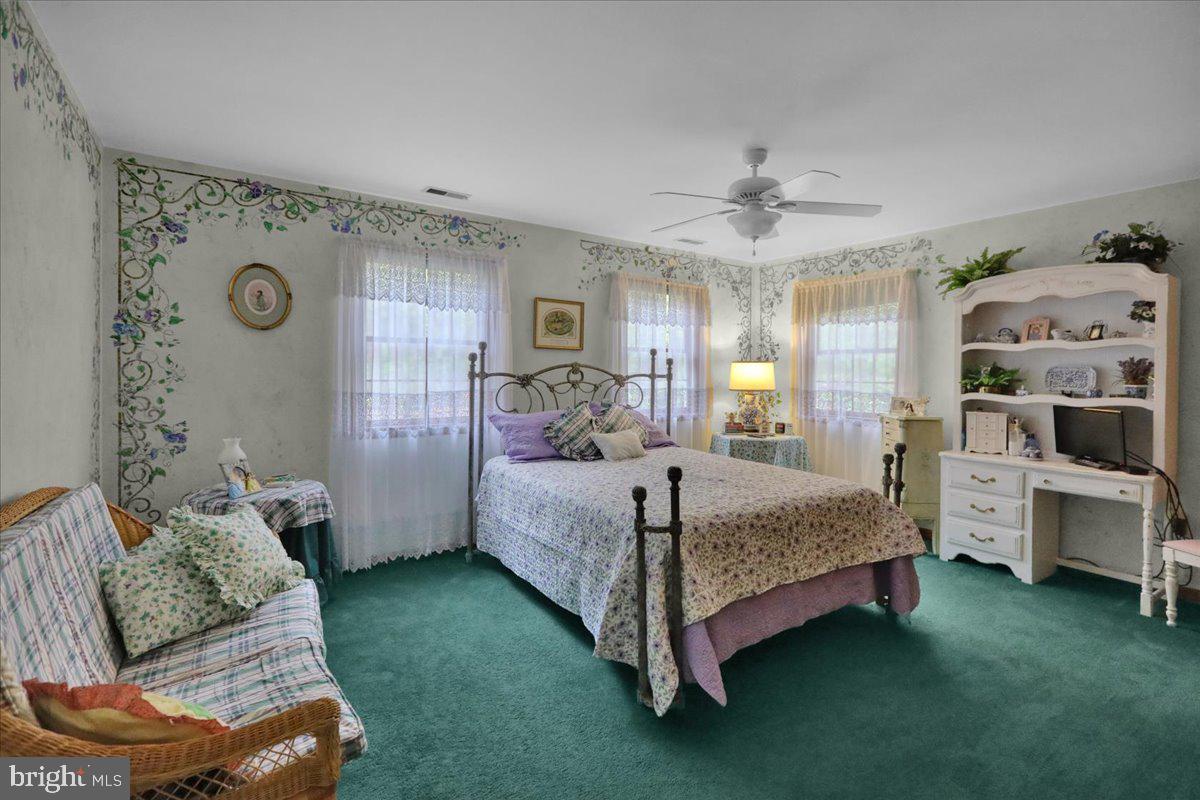 THE OAKS - Residential