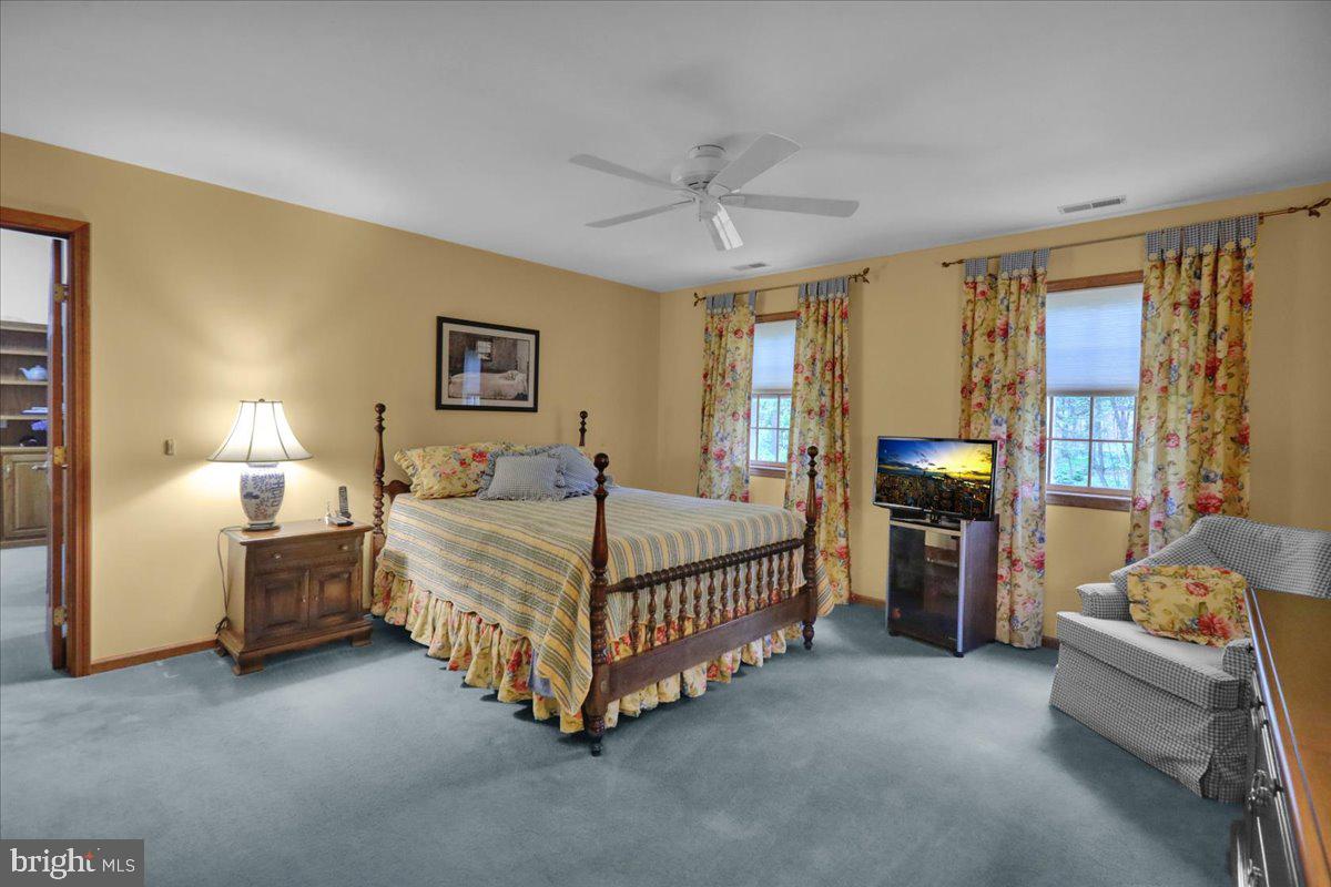 THE OAKS - Residential