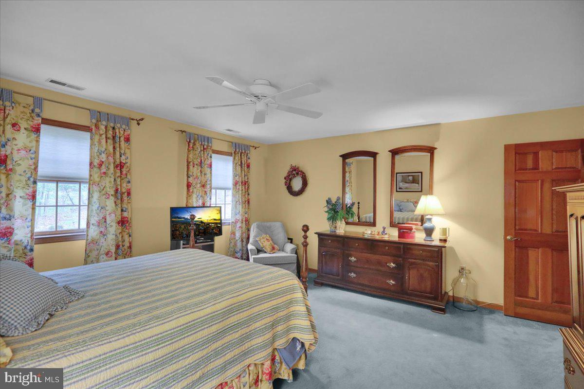 THE OAKS - Residential