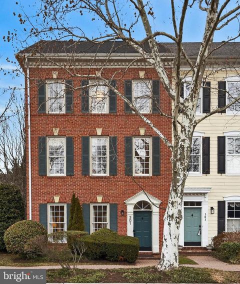 301 HILLWOOD AVENUE FALLS CHURCH VA 22046