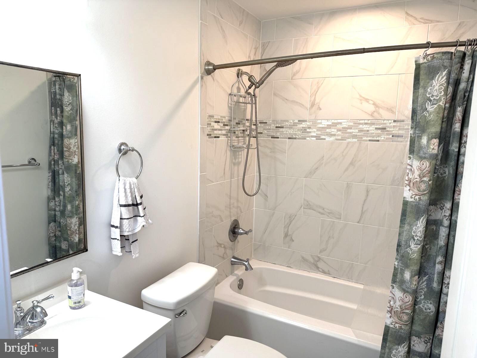 OAK RIDGE ESTATES - Residential