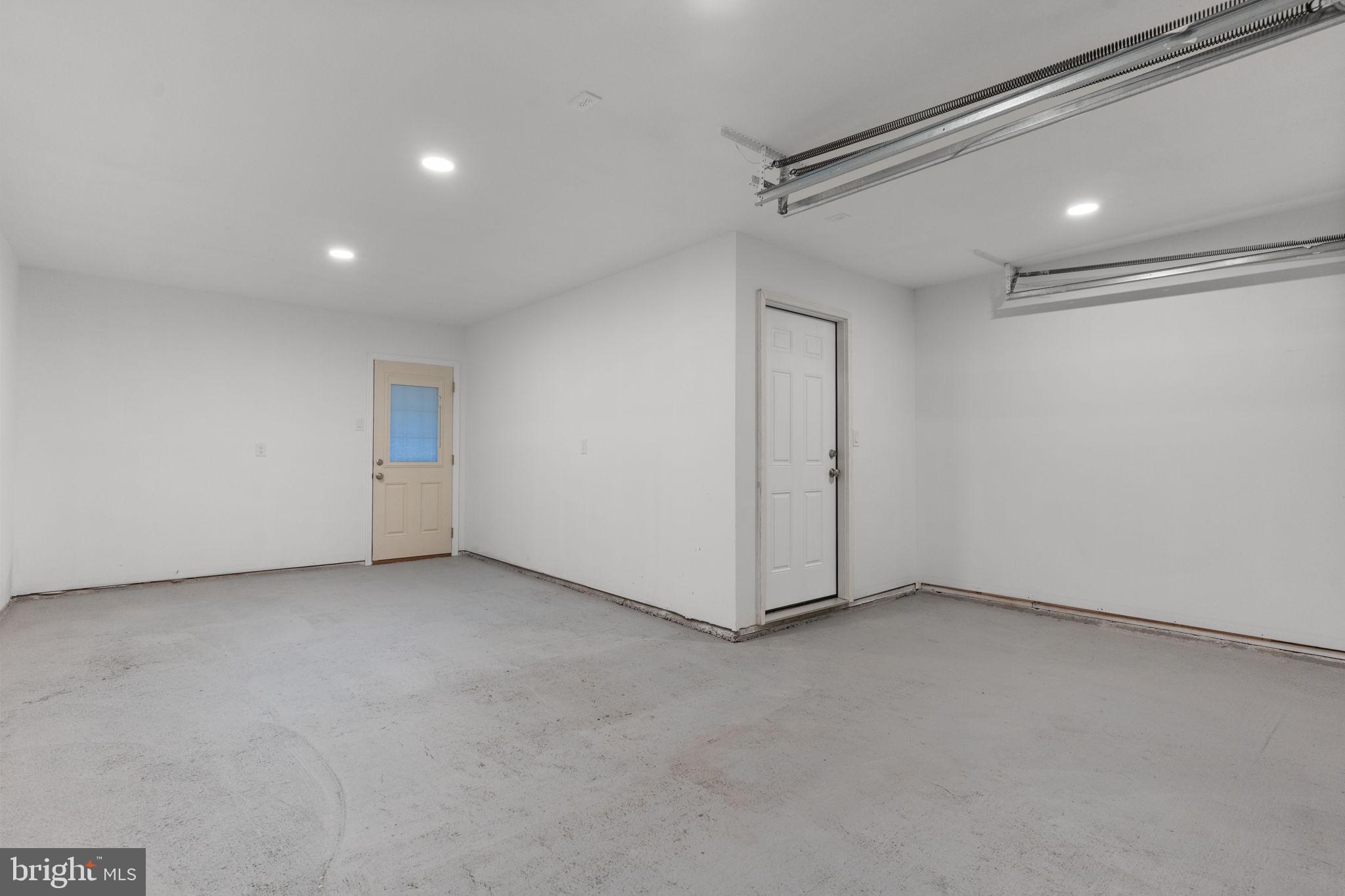 RED ROSE GATE - Residential