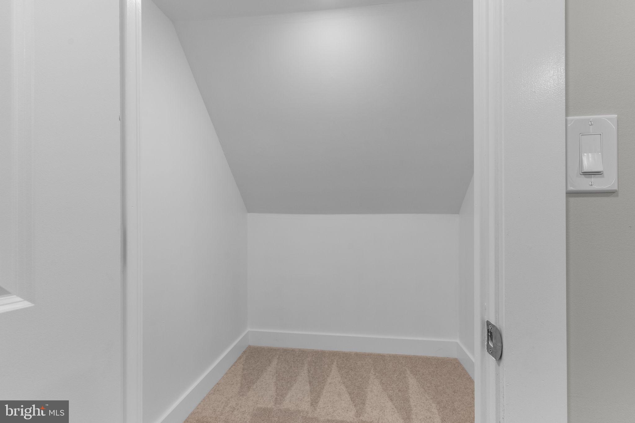 RED ROSE GATE - Residential