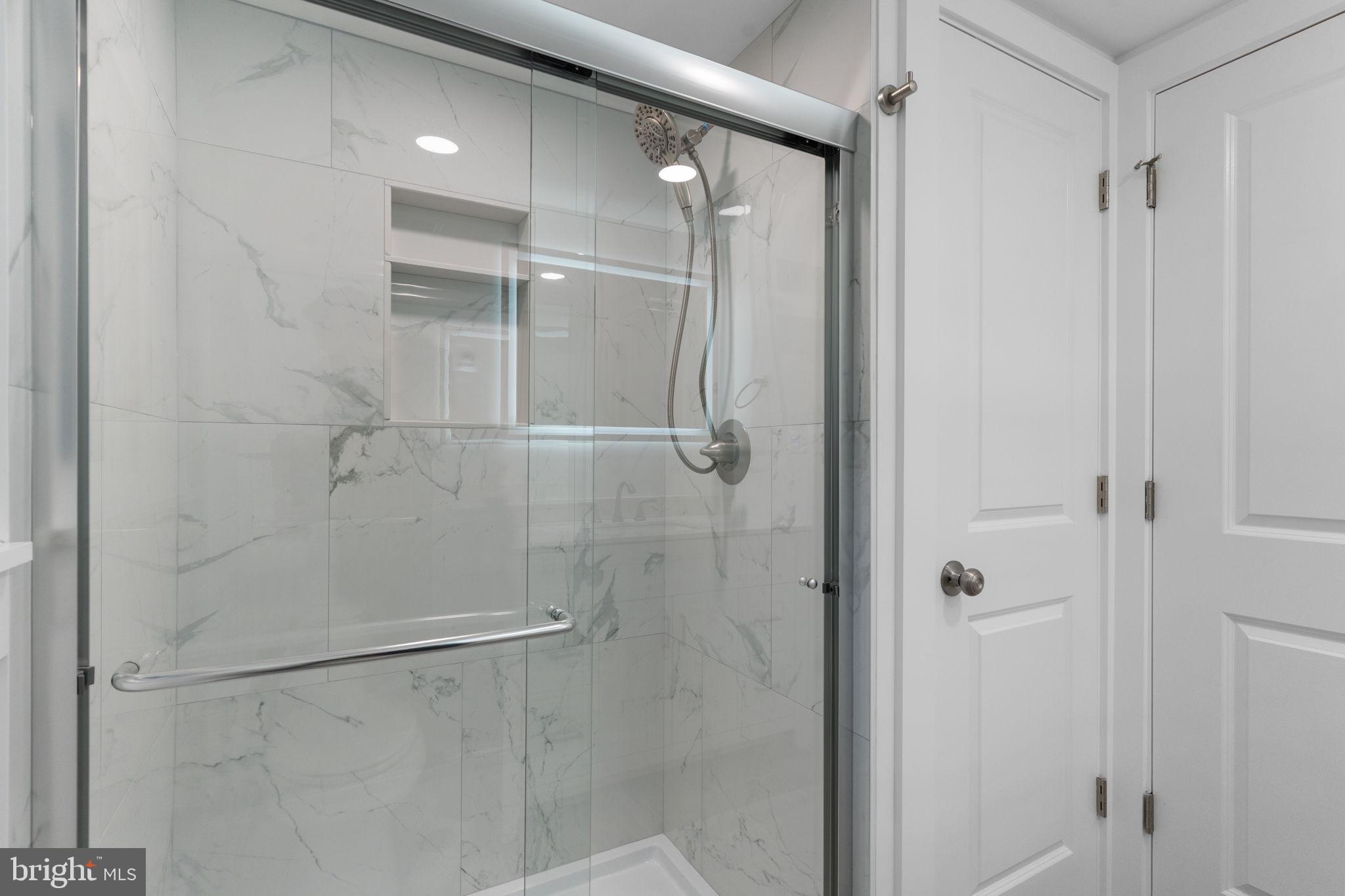 RED ROSE GATE - Residential