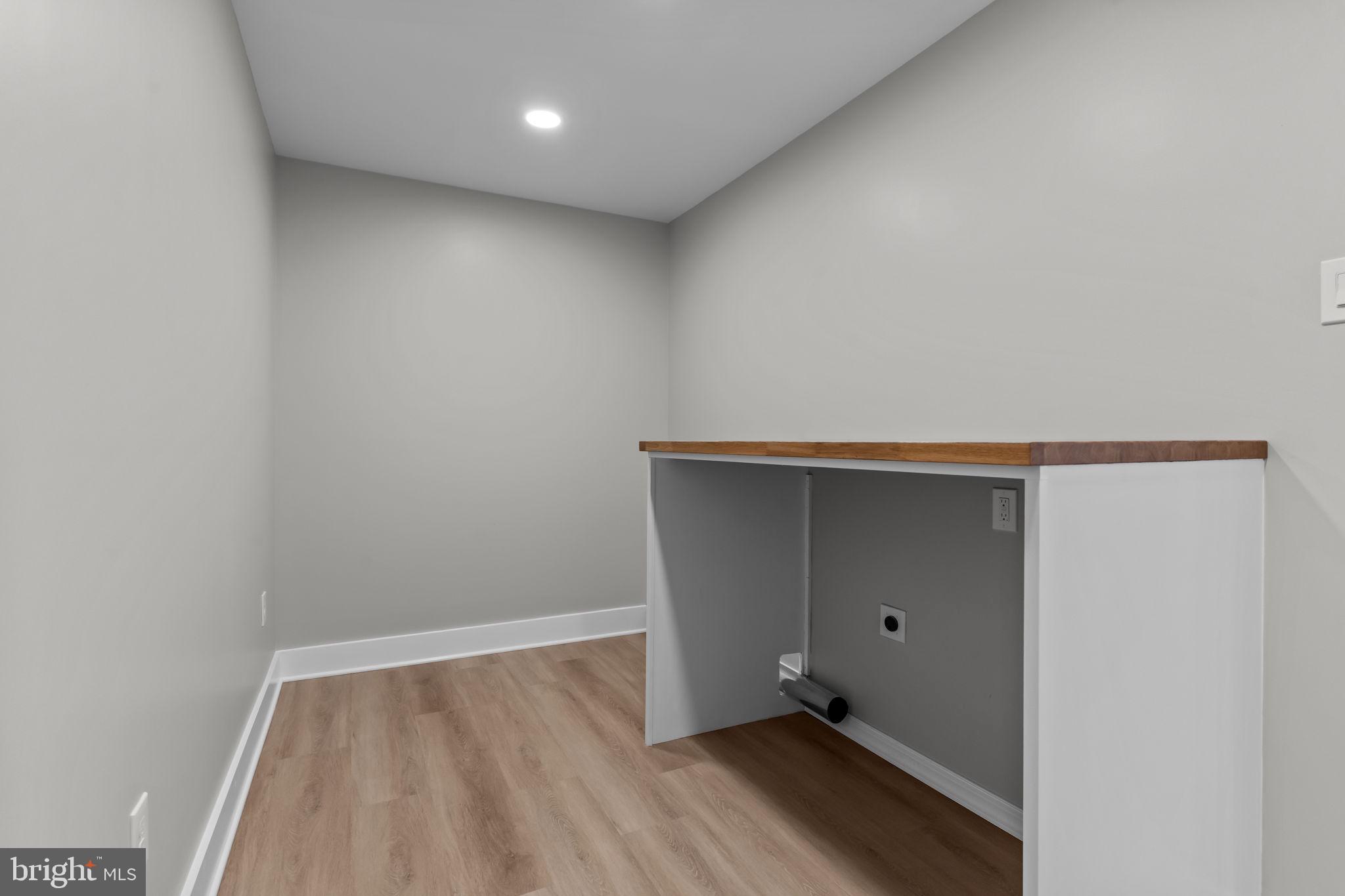 RED ROSE GATE - Residential