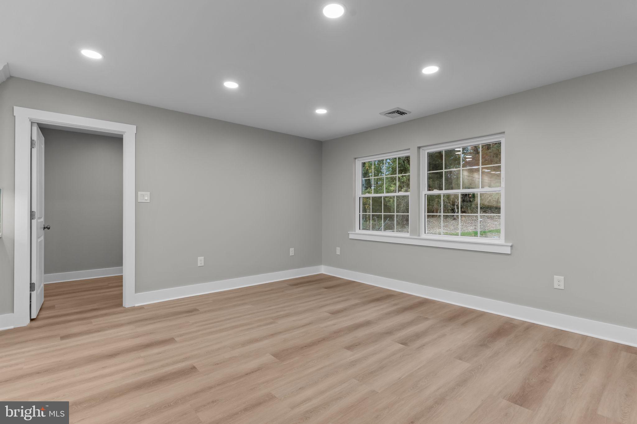 RED ROSE GATE - Residential