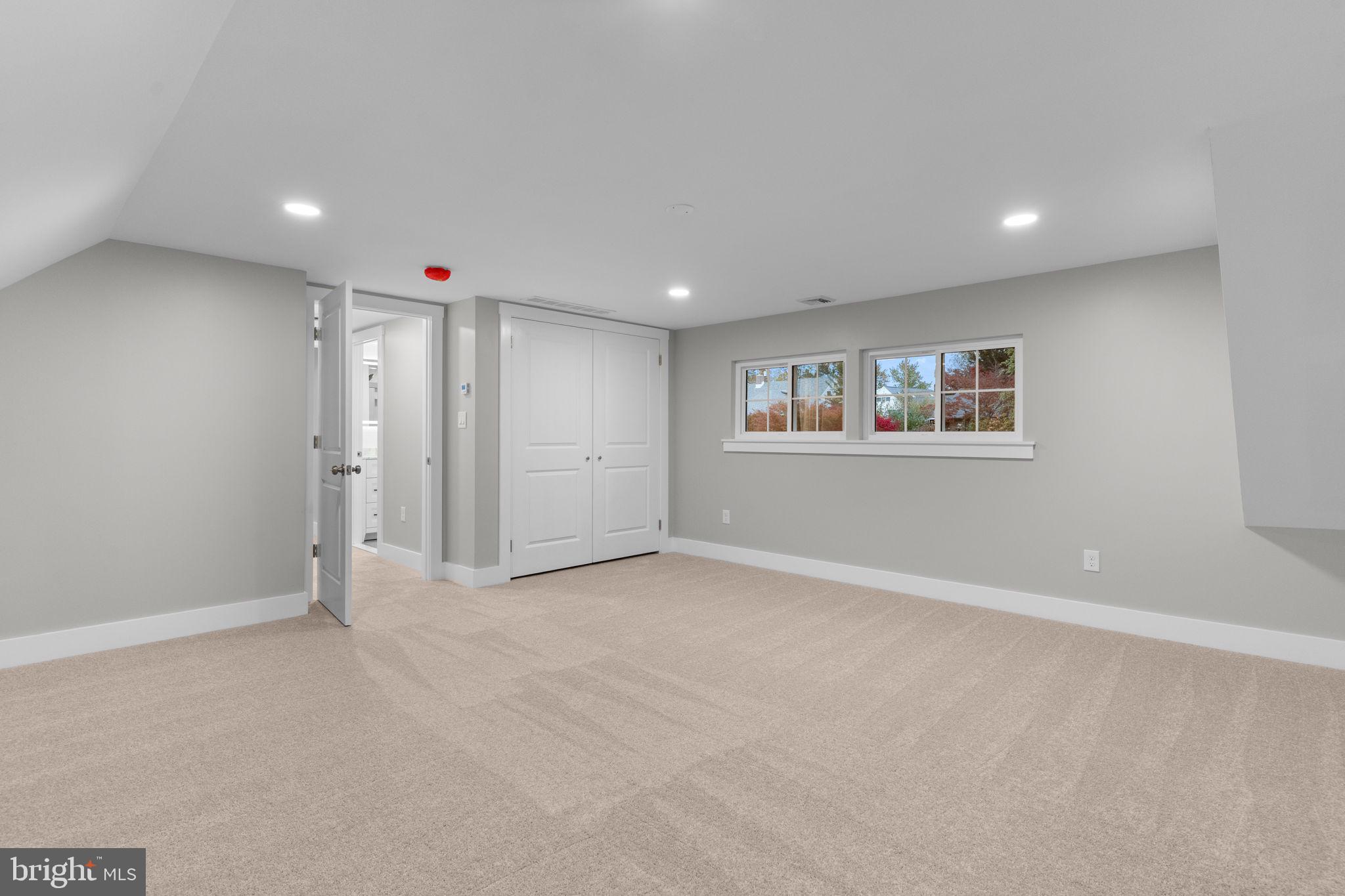 RED ROSE GATE - Residential