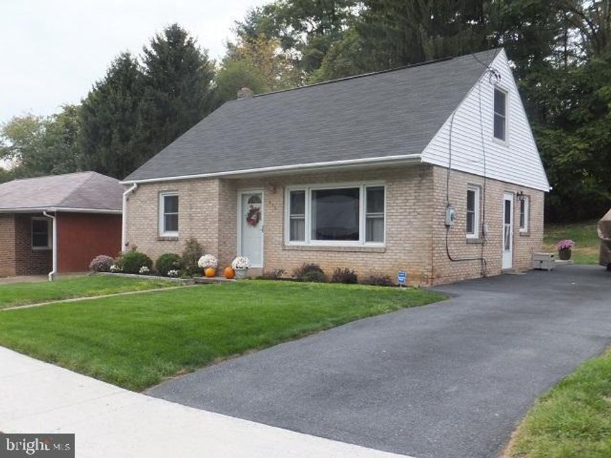 Meticulously kept, beautiful 4-bdrm cape cod.  This warm & inviting home offers HW flrs; neutral paint & nice size rooms. The arched doorway from the cozy LR leads to a bright eat-in kitchen; plus the master & 2nd Bdrms-both on the 1st Fl. 2 more light-filled rooms & a 1/2 bath are found upstairs; as well as a full basement offers even more space.  Also enjoy the back patio & tasteful landscaping.