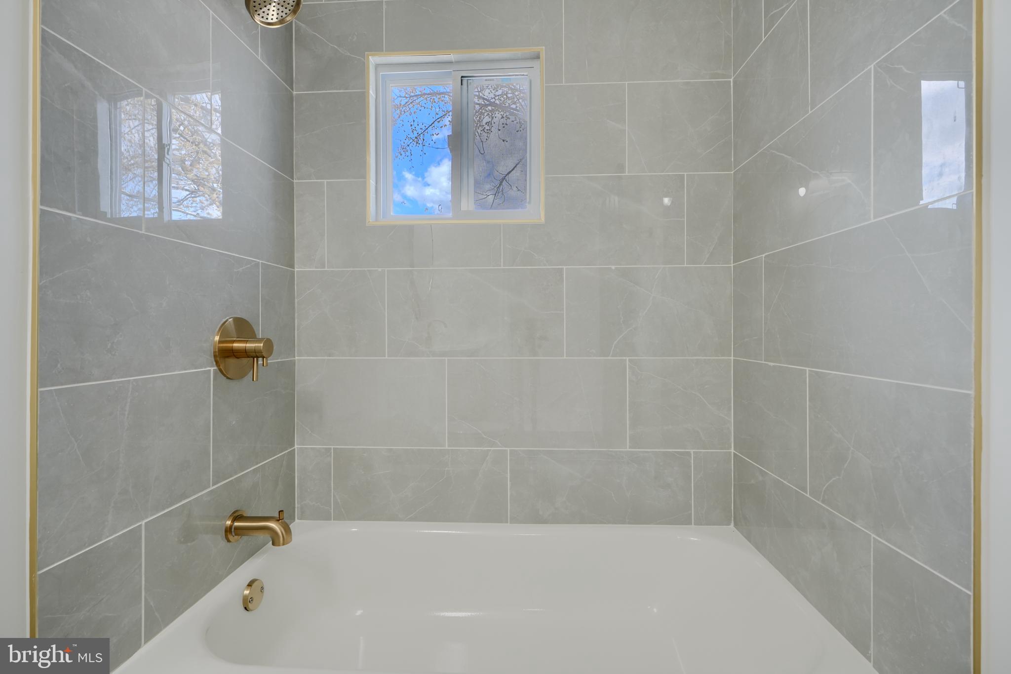 MAPLECREST - Residential