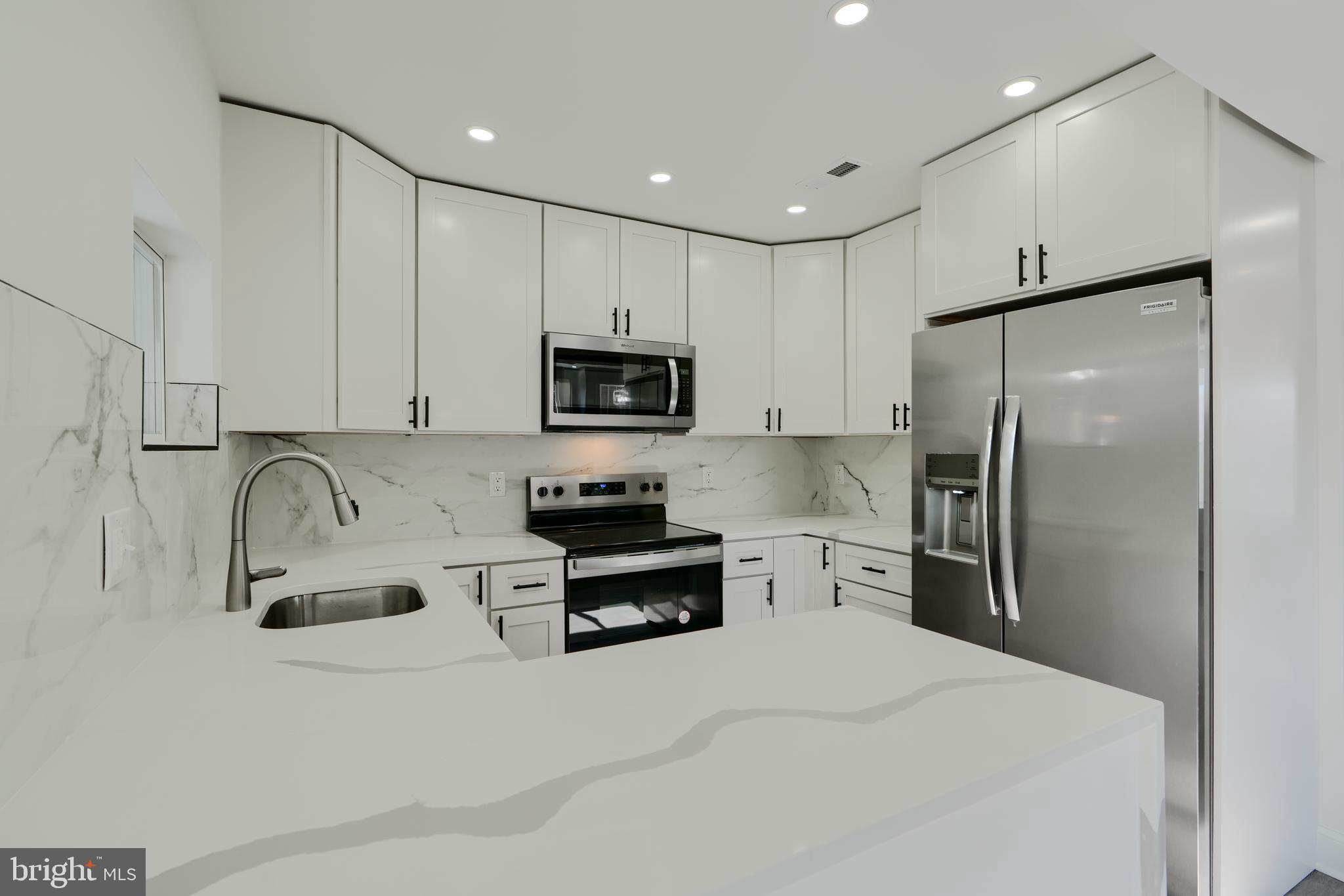 MAPLECREST - Residential