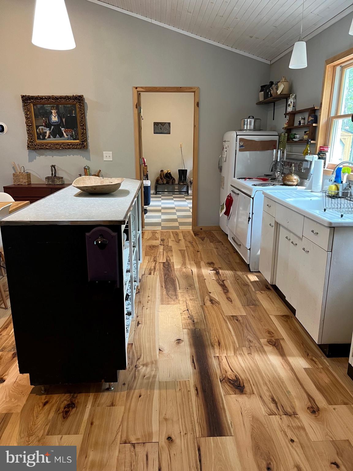 LAKE FERNDALE - Residential