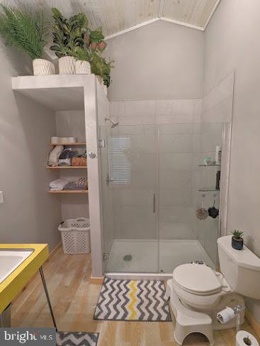 LAKE FERNDALE - Residential