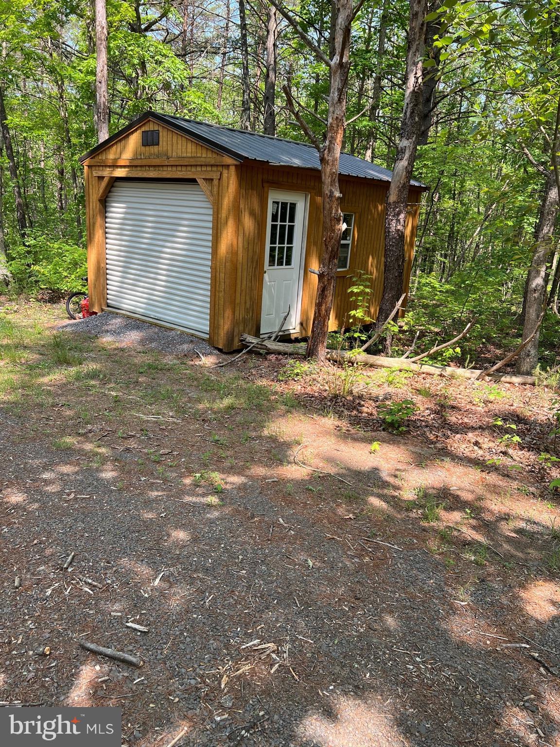 LAKE FERNDALE - Residential