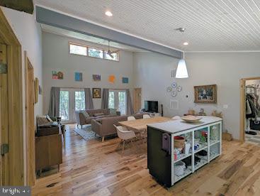 LAKE FERNDALE - Residential