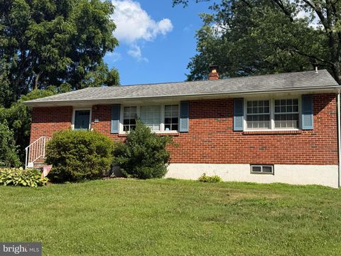 Homes For Sale - 33 Sheffield Manor Drive<br/> NEWARK, DE 19711