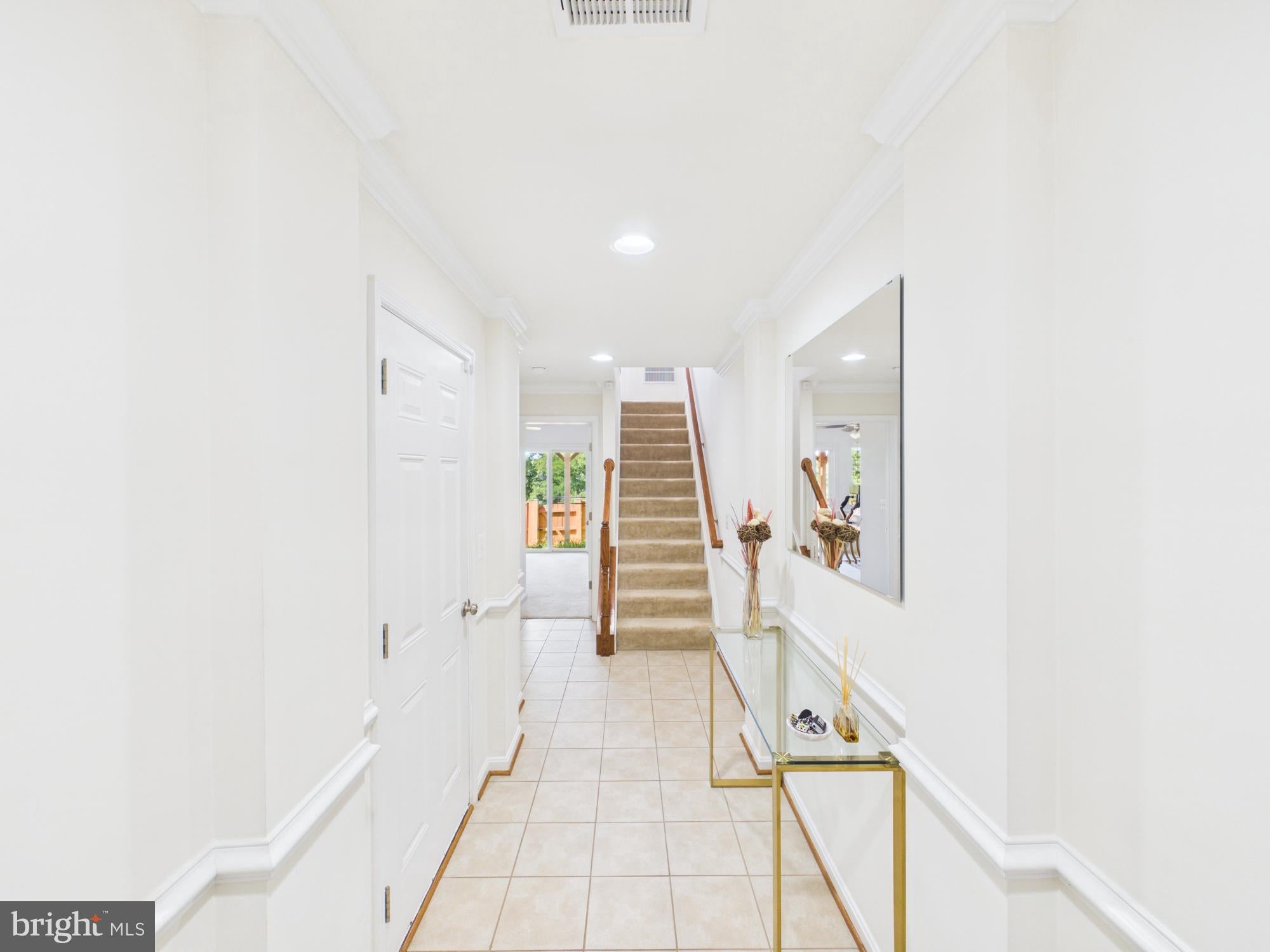 15653 JOHN DISKIN CIRCLE