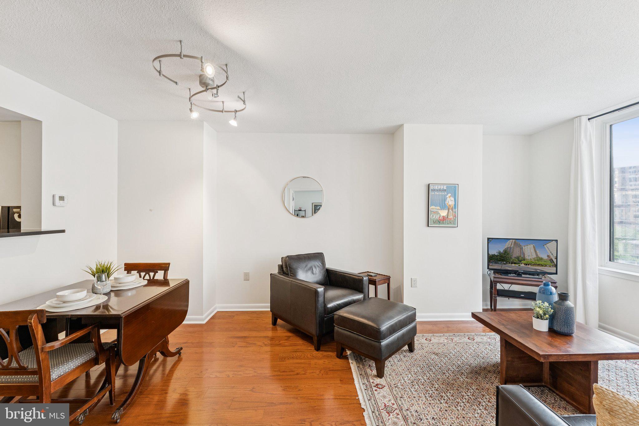 CONTINENTAL - Residential