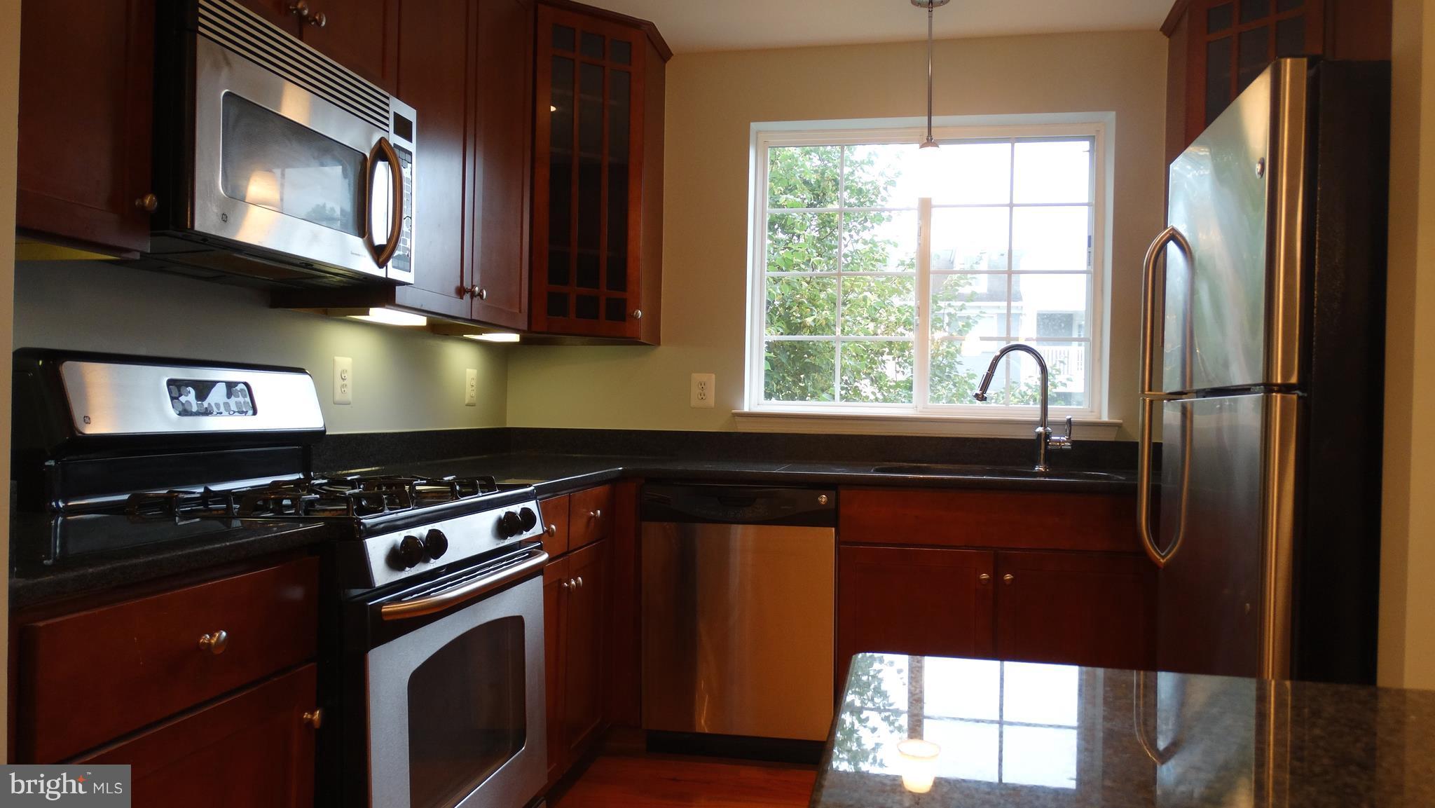 WEST VILLAGE OF SHIRLINGTON - Residential