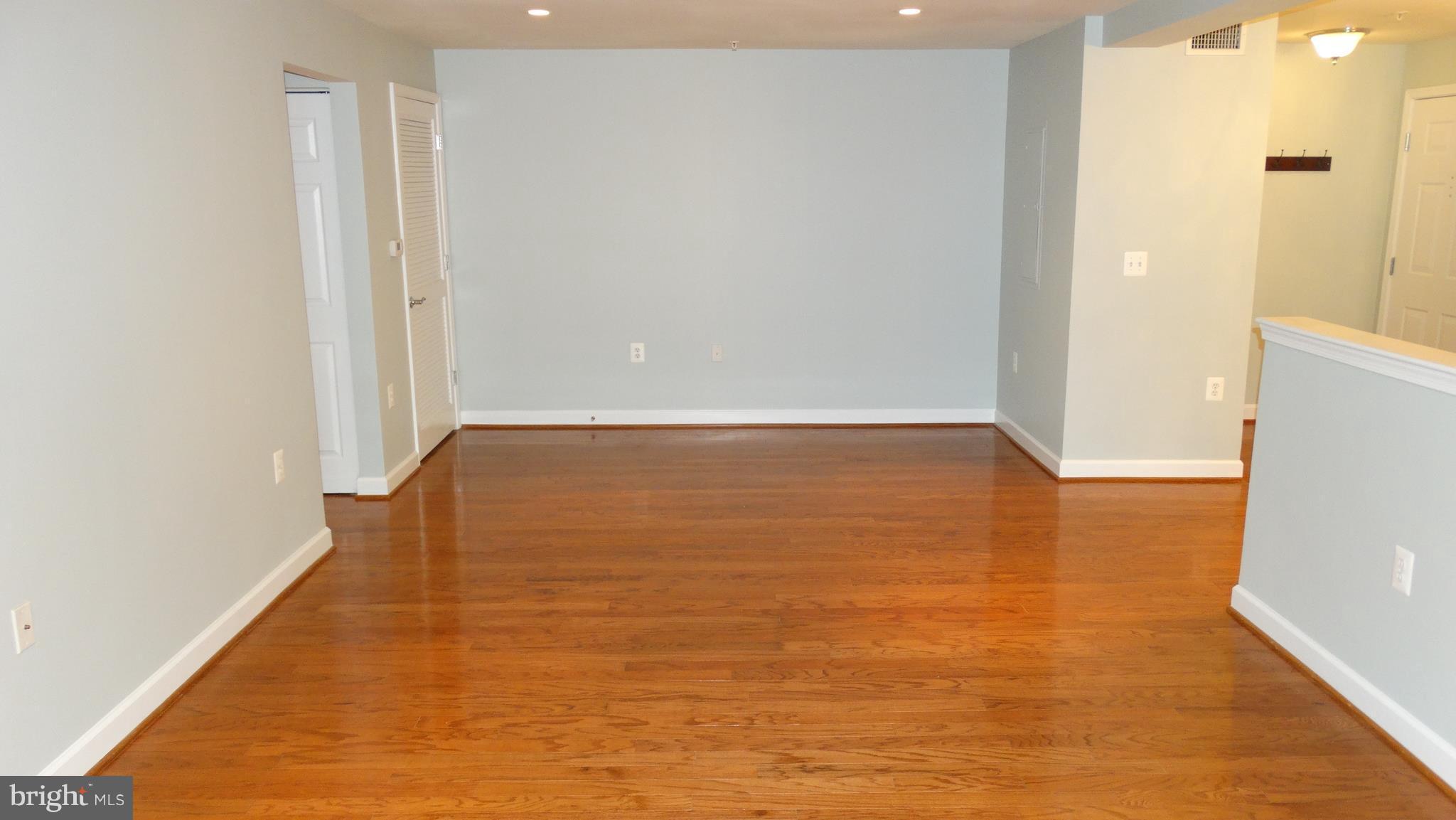 WEST VILLAGE OF SHIRLINGTON - Residential