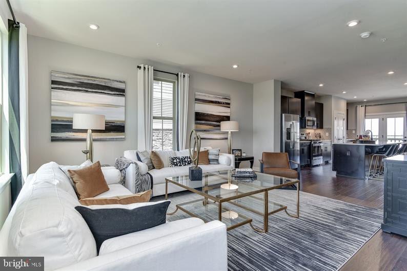 POTOMAC SHORES - Residential Lease