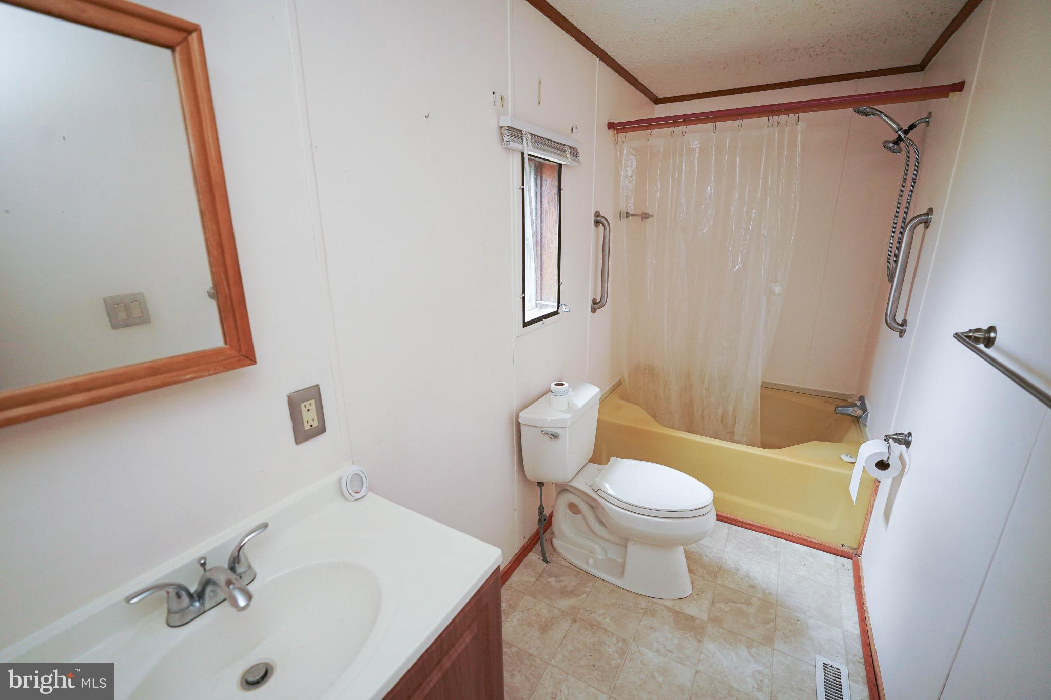 CEDARHURST ACRES - Residential