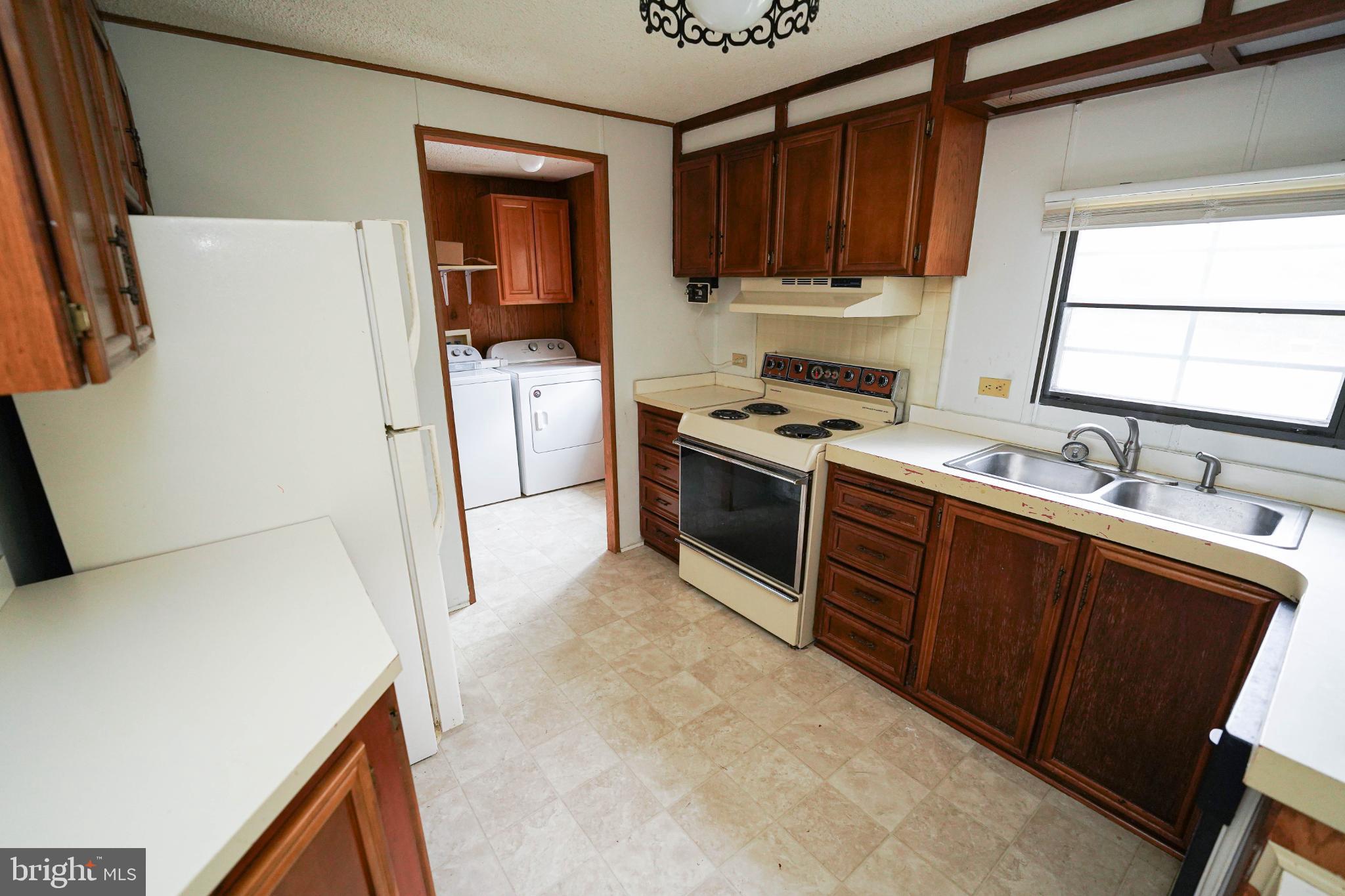 CEDARHURST ACRES - Residential