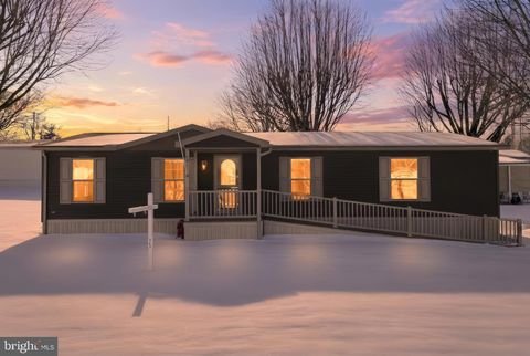 301 ROBIN DRIVE RED LION PA 17356